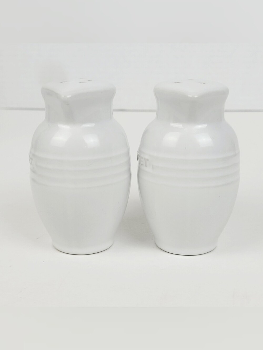 Vtg 90s~Le Creuset Stoneware Mini Pitcher Salt & Pepper Shakers~White~Unused - Picture 7 of 9